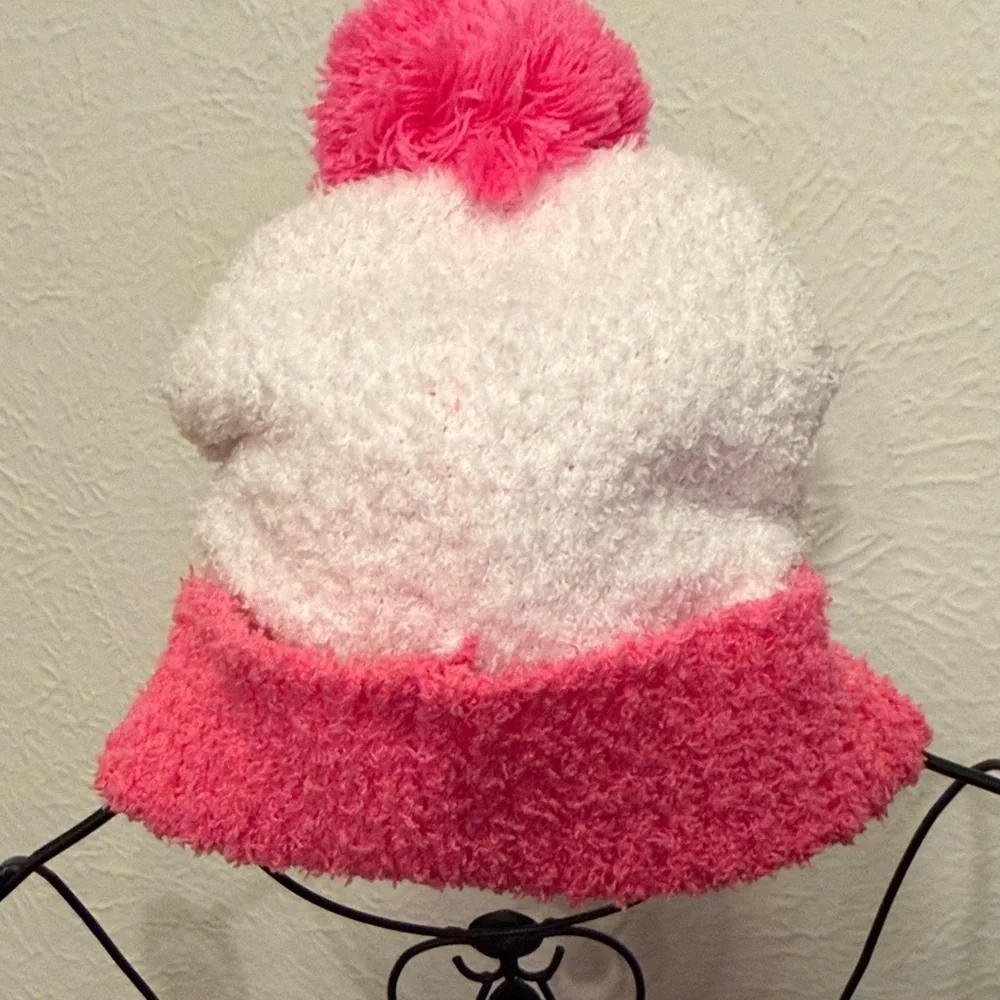 💈💈💈3 for 12$💈💈💈Barbie Fuzzy Pink and White Pom-Pom Hat